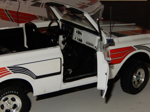 1:18 Scale GMP/ACME 1972 Chevrolet K5 Blazer, Feathers Edition Item # A1807705 - Picture 8 of 20