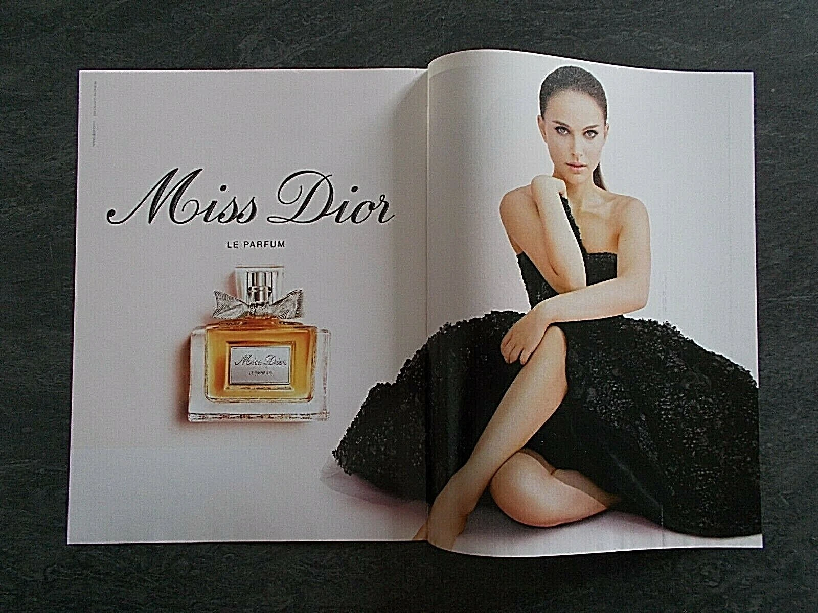 Publicité papier Parfum. Perfume ad. Miss Dior 2013 double page
