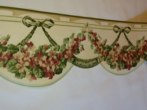 LASER CUT FLORAL GARLAND PREPASTED WALLPAPER BORDER # CH77643DC