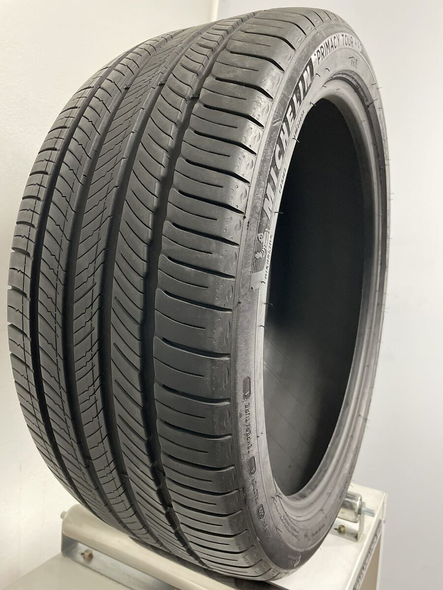 275/40R22 Michelin Primacy Tour A/S GOE 106W Tire | All Season