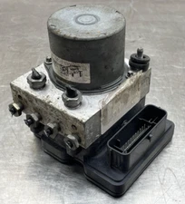2014 Lincoln MKT OEM ABS Anti Lock Brake Pump Assembly DA83-2C405-B From 1/08/14