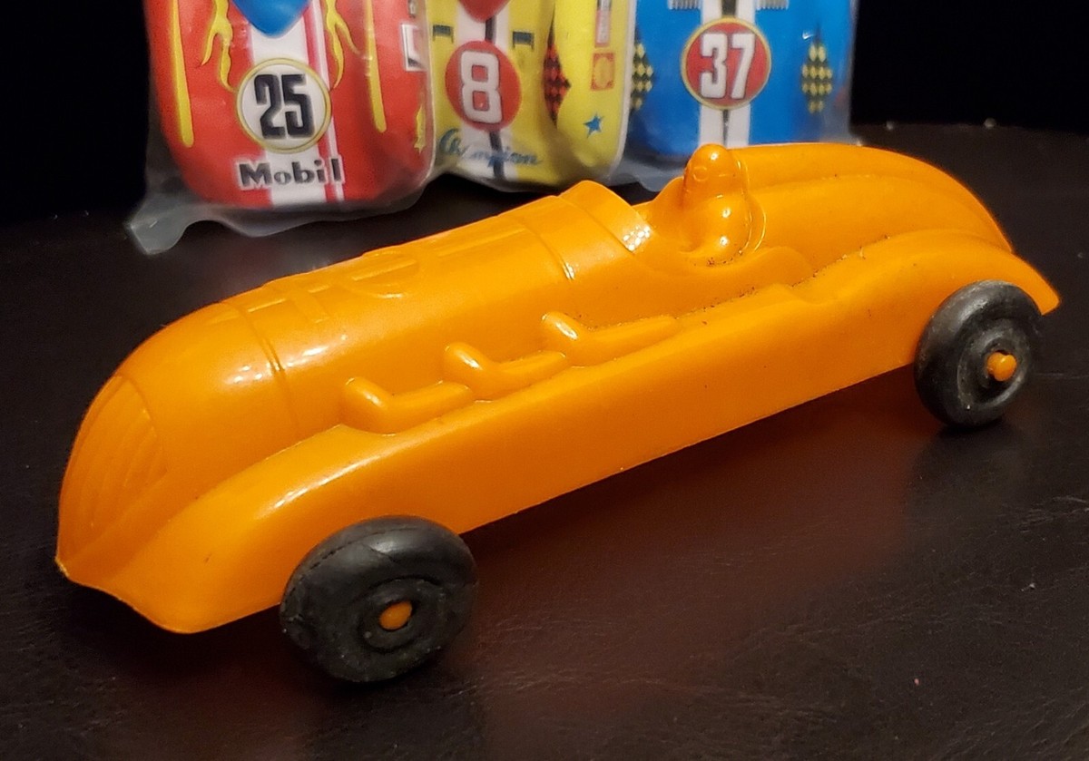 VINTAGE ORANGE PLASTIC TOY RACE CAR 1960'S-70'S ERA 7 INCHES LONG