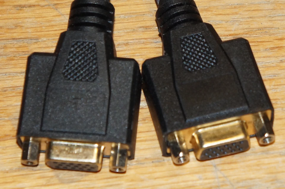 NEW - DMS-59 Pin Male to Dual VGA Female Y Splitter Video Card Adapter Cable - Image 4 of 4