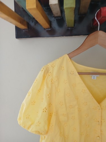 J. Crew Eyelet Button Front Top Size XL Yellow Romantic Cottagecore Cotton BQ034 - Picture 3 of 9