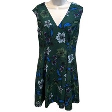 Vince Camuto Green V Neck Floral Fit and Flare Sleeveless Dress Size 8