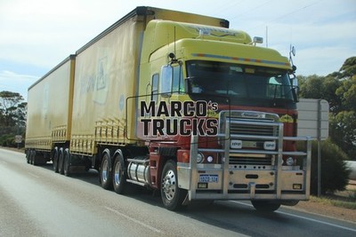 LKW Foto Freightliner Argosy Planensattelzug Australien gelb LINFOX #g7ql