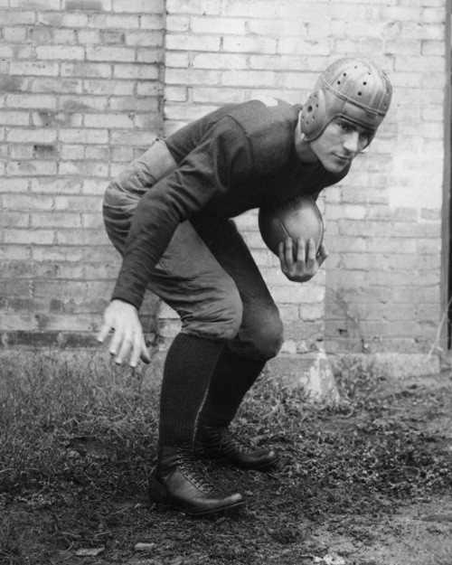 650263 1932 Notre Dame Marchmont Marchy Schwartz Football Wall Print Poster