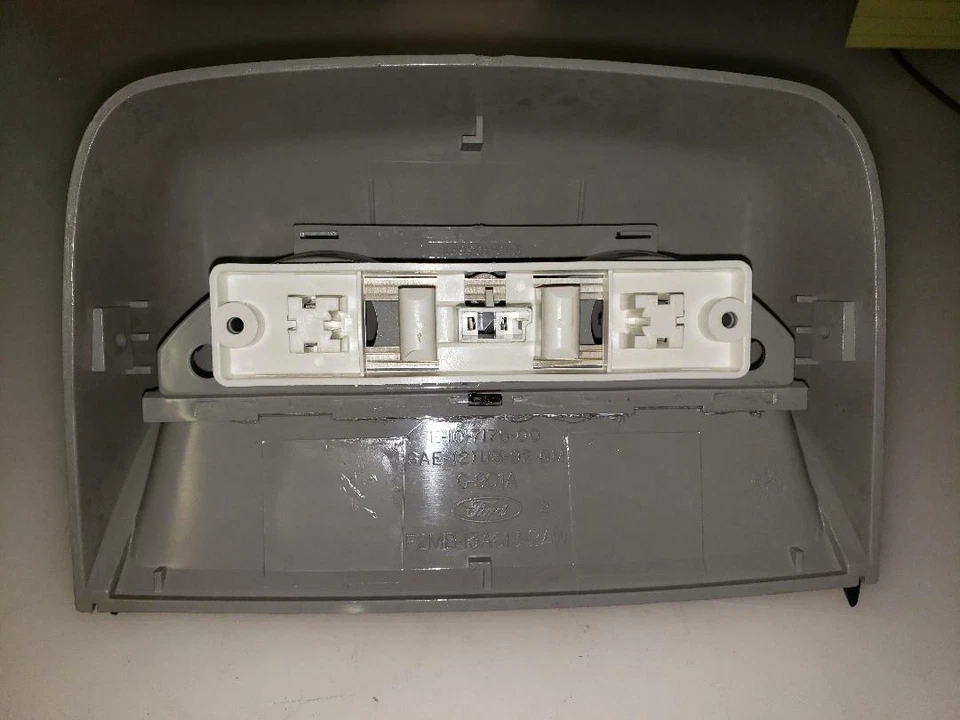 92-97 MERCURY GRAND MARQUIS TERCERA LUZ DE FRENO F2MB-13A613-BAW PIEZA ORIGINAL OEM Foto 4 de 4