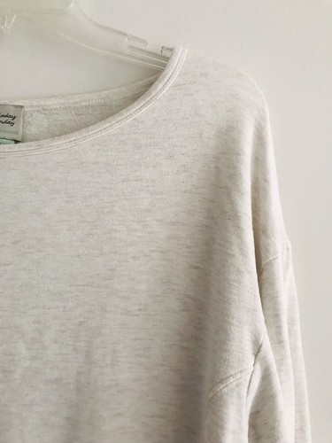 Camiseta Anthropologie Monday Tuesday Wednesday Lounge Talla S Lateral Split Mujer Beige - Imagen 3 de 9