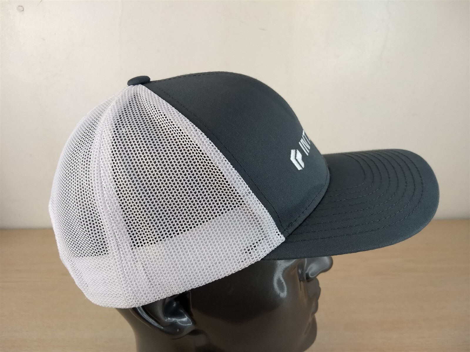 INTERPLAN ADJUSTABLE SNAPBACK TRUCKER/MESH HAT/CA… - image 4