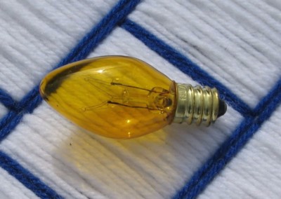 BOXof24 new TWINKLE blinker RETRO 7 watt C7 YELLOW 7w CHRISTMAS light bulb 130v