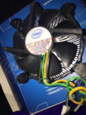 Intel E33681-001 Skt775 Aluminium-Kühler & 3,5'' Lüfter Mit 4-Pin Für Core2Duo