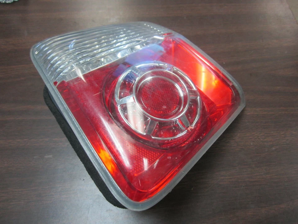 2007-12 GMC Acadia RIGHT PASSANGER luz de freio traseira interna na lâmpada do porta-malas fabricante de equipamento original ⭐F1⭐ - Imagem 2 de 4