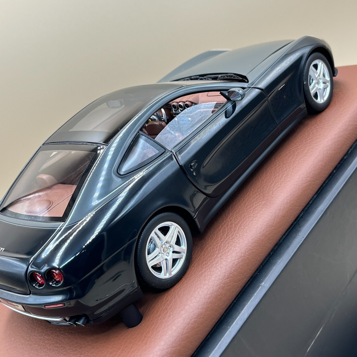 Hot Wheels Elite 1/18 Ferrari 612 Sessanta Black LTD 1947 Hot Wheels Elite 1/18 Ferrari 612 Sessanta Black LTD 1947