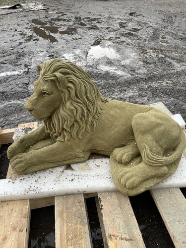 Pair Of Lions - Picture 3 of 8