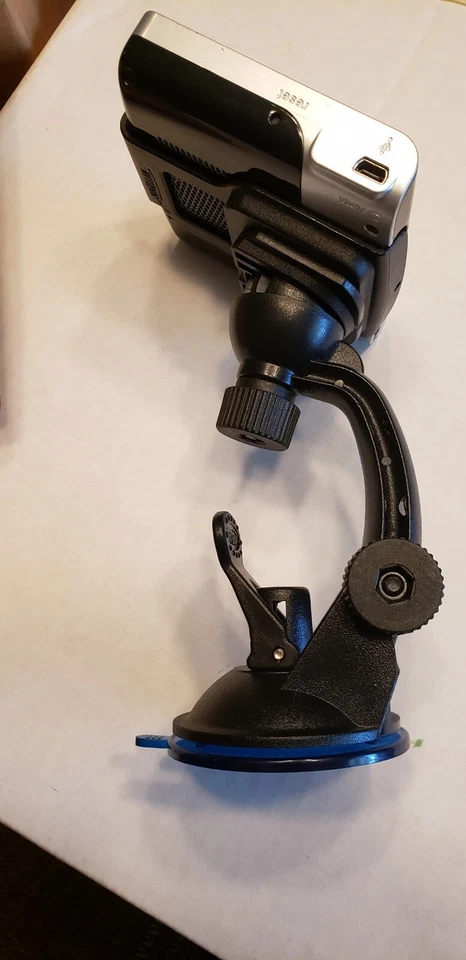 Magellan Maestro 3220 Automotive GPS  With Suction Mount (No Power Cord) Bundle - Image 3 of 4