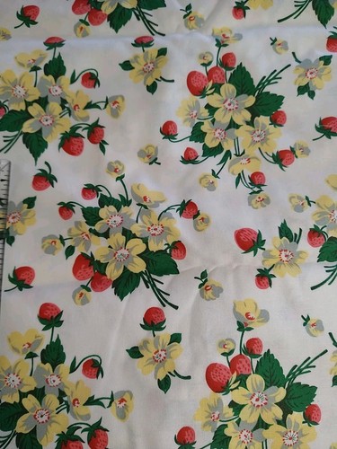 Verna Mosquera Fruta y Flor Strawberry Bouquet Fabric BTHY 18x44 Berries Floral