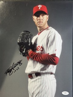 Roy Halladay HOF Signed Philadelphia Phillies 11x14 Photo AUTO JSA COA