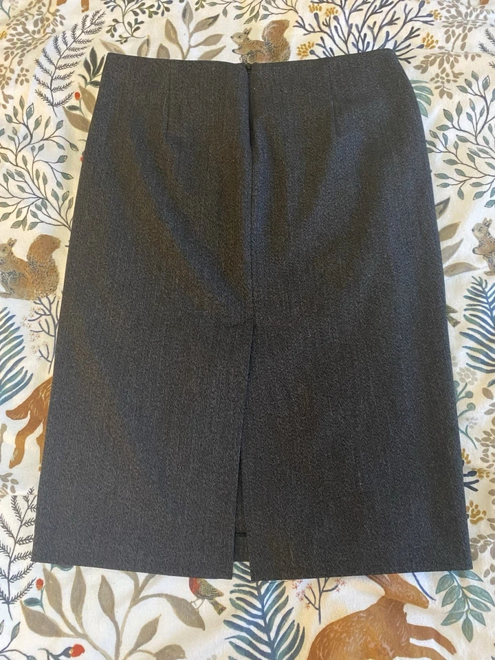 United Colours of Benetton Women's Pencil Skirt Size 12 (40) Charcoal Grey - Image 4 of 4