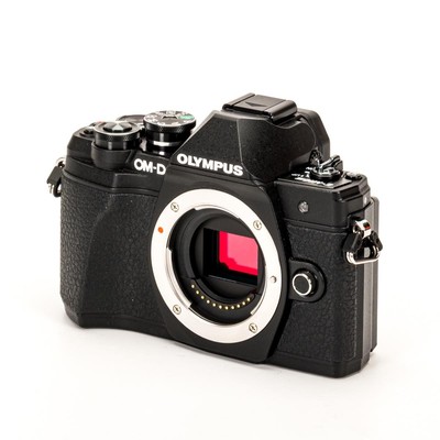 Olympus OM-D E-M10 Mark III schwarz  Kamera