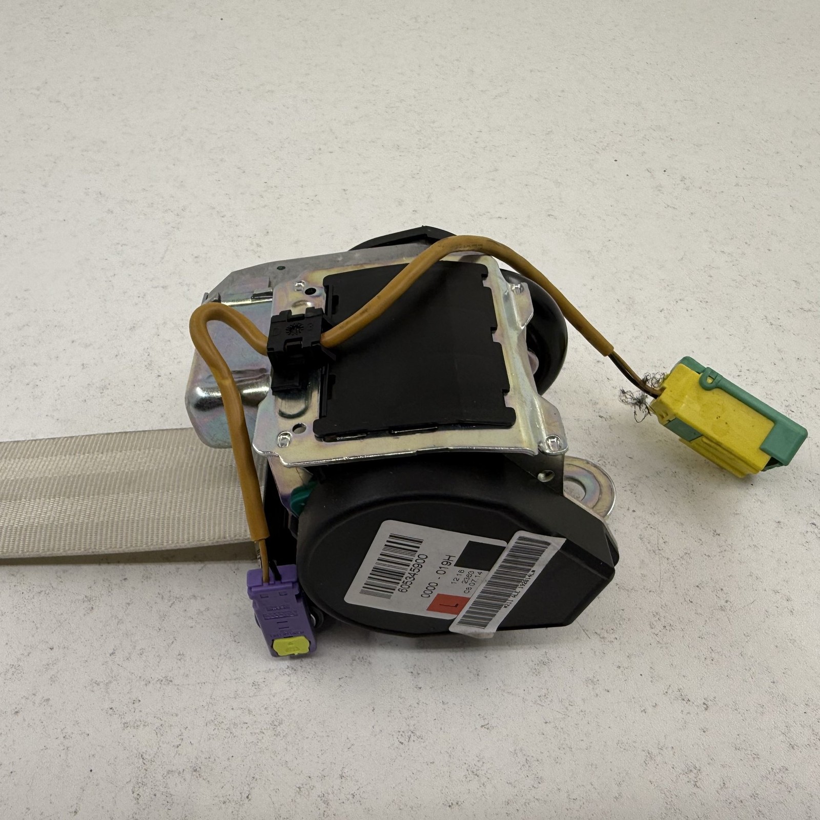 Bentley Flying Spur 2014-2018 Rear Left Seat belt retractor