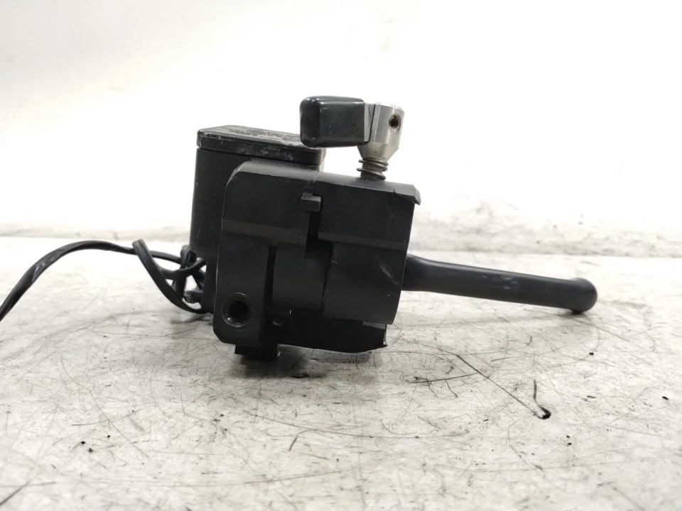 2000 00 BMW R1100 RT R Front Brake Master Cylinder - Image 3 of 4