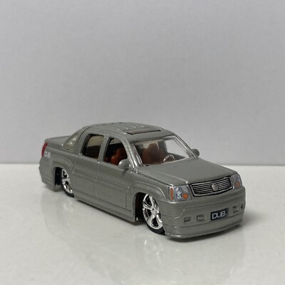 2002 02 Cadillac Escalade EXT Collectible 1/64 Scale Diecast