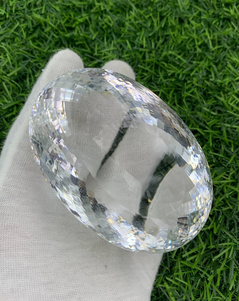 1290 Carat Clear Quartz Gemstone, Excellent Quality Faceted Cut Loose Gemstone - Image 4 of 4