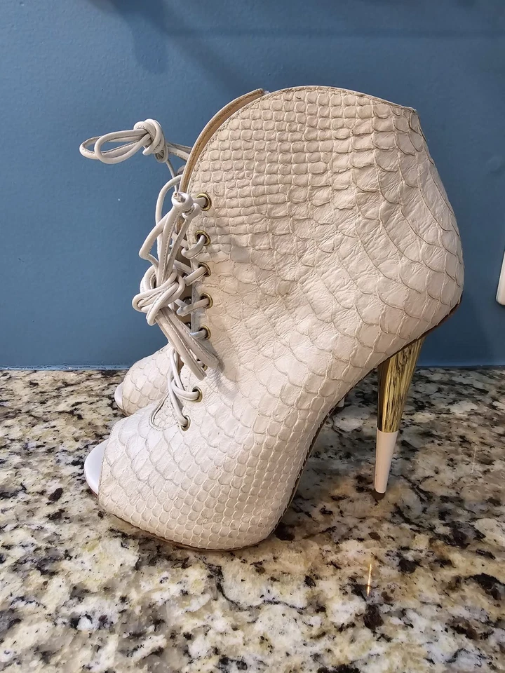 Giuseppe Zanotti White Croc Embossed Booties SIZE US 6.5/EUR 36.5 - Image 2 of 4