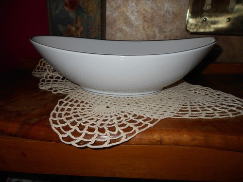 Noritake Nippon Toki Kaisha Oval Serving Bowl White Porcelain Platinum Rim - Picture 10 of 10