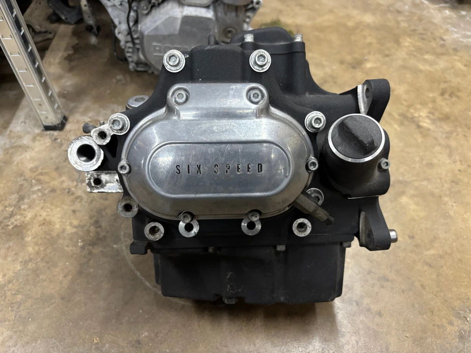 Harley-Davidson Dyna Switchback FLD 2014 transmisión de 6 velocidades caja de cambios 13 12 23 k Foto 3 de 4