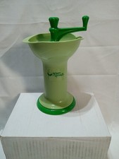 Green Sprouts Baby Fresh Food Manual Mash Grinder Mill Portable
