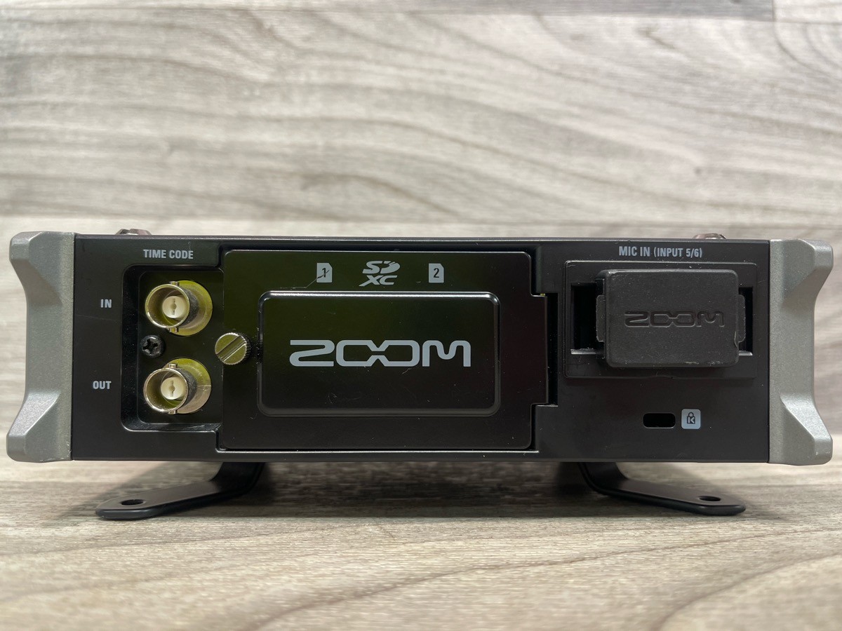 Zoom F4 Multitrack Field Recorder 6-Input Audio Mixer (A1D025979)