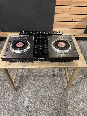 Numark NS7 DJ Turntable Controller with NSFX Control With Road Case