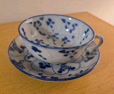 Tasse à thé et soucoupe en porcelaine chinoise bleu et blanc