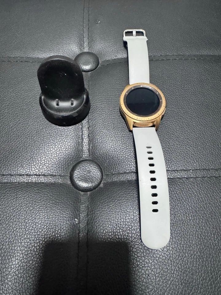 Samsung Galaxy watch 42mm Case SM-R810 Bluetooth Smartwatch - Rose Gold, photo 1 of 5