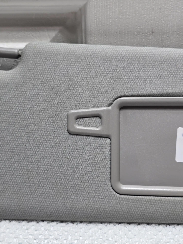 Kia Rio 2013 lado derecho del conductor parasol con espejo parasol gris OEM (R Foto 4 de 4