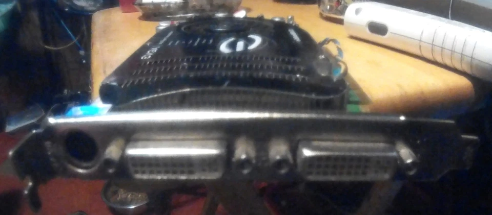 EVGA GeForce 8600 GTS 256MB 128-Bit GDDR3 PCI Ex. (256-P2-N765-TR) Graphics Card - Image 2 of 4