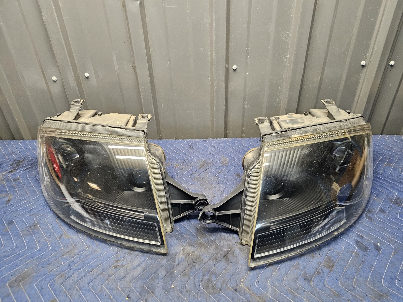 2000 2006 Audi TT MK1 Headlight Set Complete Left & Right NON OEM