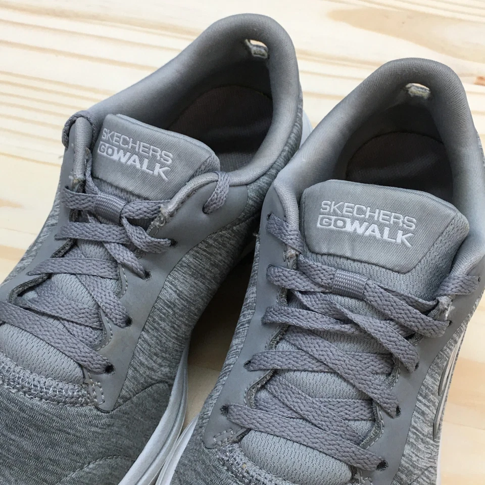 Zapatos Skechers para mujer 5 W Go Walk 5 Zapatillas de entrenamiento verdaderas grises de caña baja 15905 W Foto 4 de 4