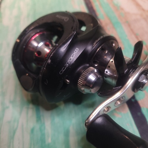 QUANTUM CODE 7.0:1 CD870CXB Baitcast REEL - Picture 3 of 11