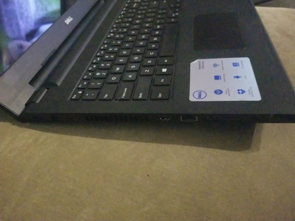 DELL Inspiron 3000（3157）ノート パソコン ジャンク DELL Inspiron 3000（3157）ノート パソコン ジャンク