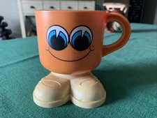 Vintage 1970s Deka Footsie Tootsie Happy Smiley Face Cup With Feet Plastic Mug