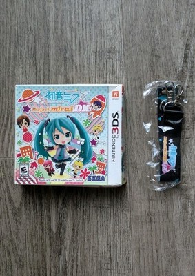 (READ) Hatsune Miku: Project Mirai DX (Nintendo 3DS, 2015) Box And Wallet Chain