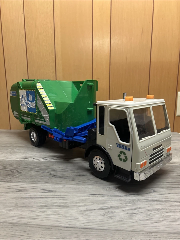 Camión de basura Hasbro Tonka Go Green 2008 24" con luces y sonidos Foto 2 de 4