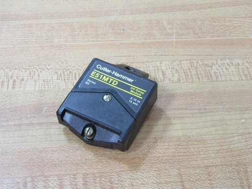 Cutler Hammer E51MTD Eaton Proximity Switch