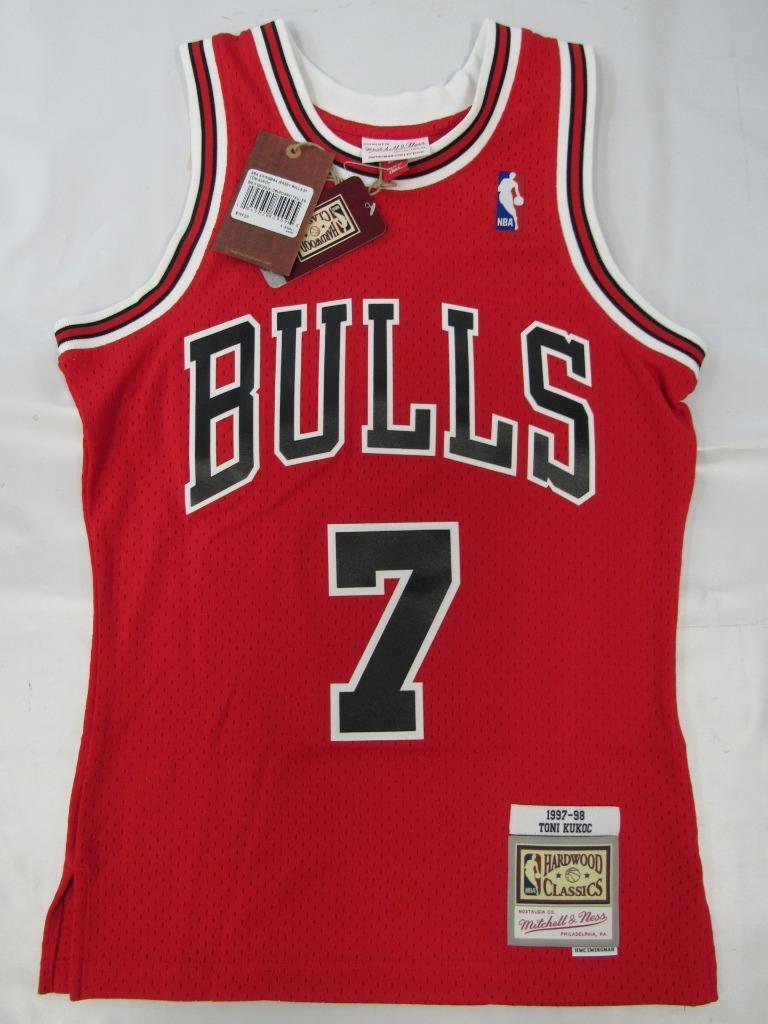 TONI KUKOC スイングマンジャージ　トニ・クーコッチ Mens Mitchell & Ness NBA SWINGMAN JERSEY - BULLS 97 TONI