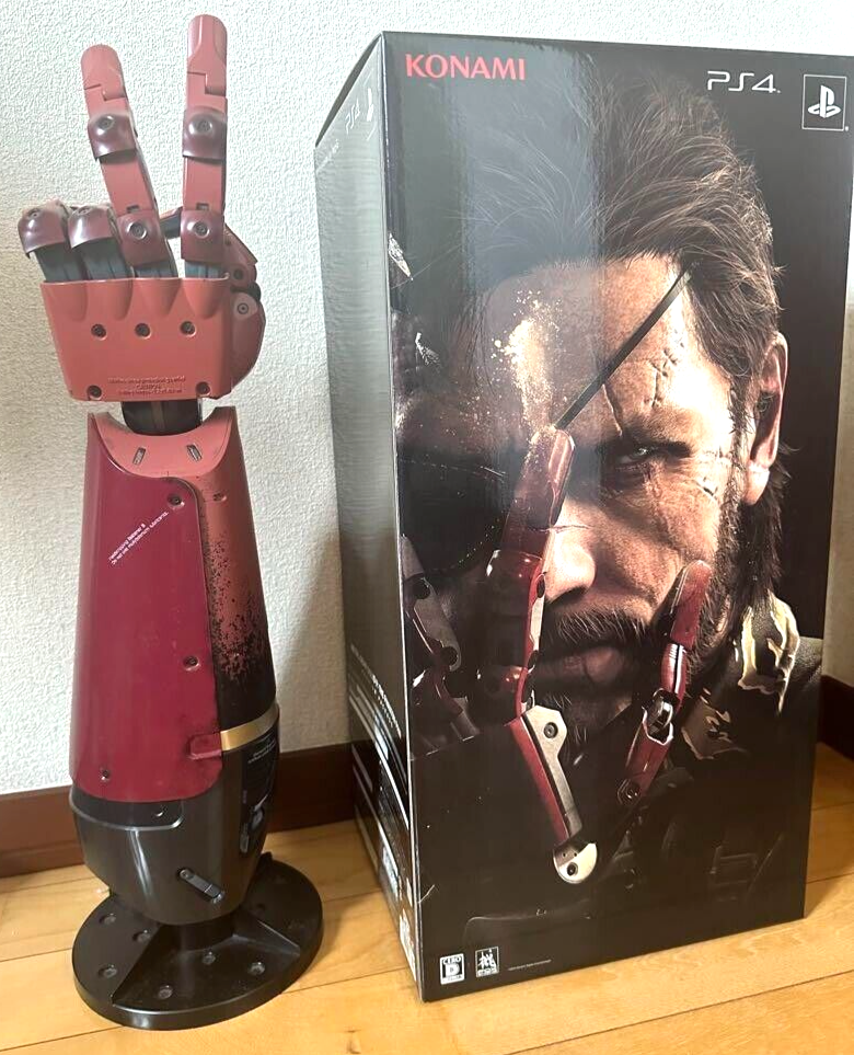 KONAMI - MGS V:THE PHANTOM PAIN 1/1  バイオニックアーム METAL GEAR SOLID V THE PHANTOM PAIN PREMIUM Bionic Arm 1/1