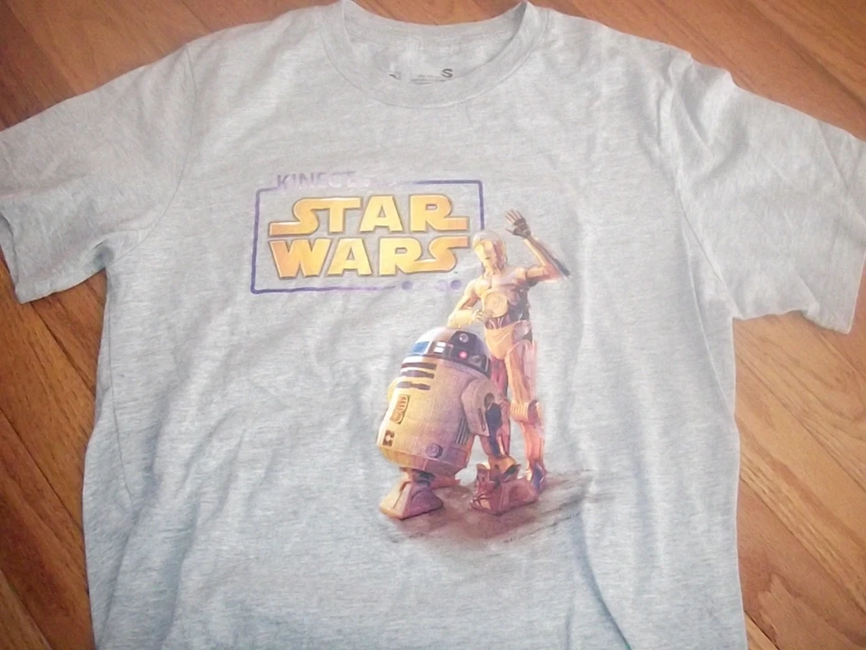 Camiseta Star Wars Kinect Promo Película R2-D2 y C3P0 Pequeña Rara Difícil de Encontrar Promocional Foto 3 de 3