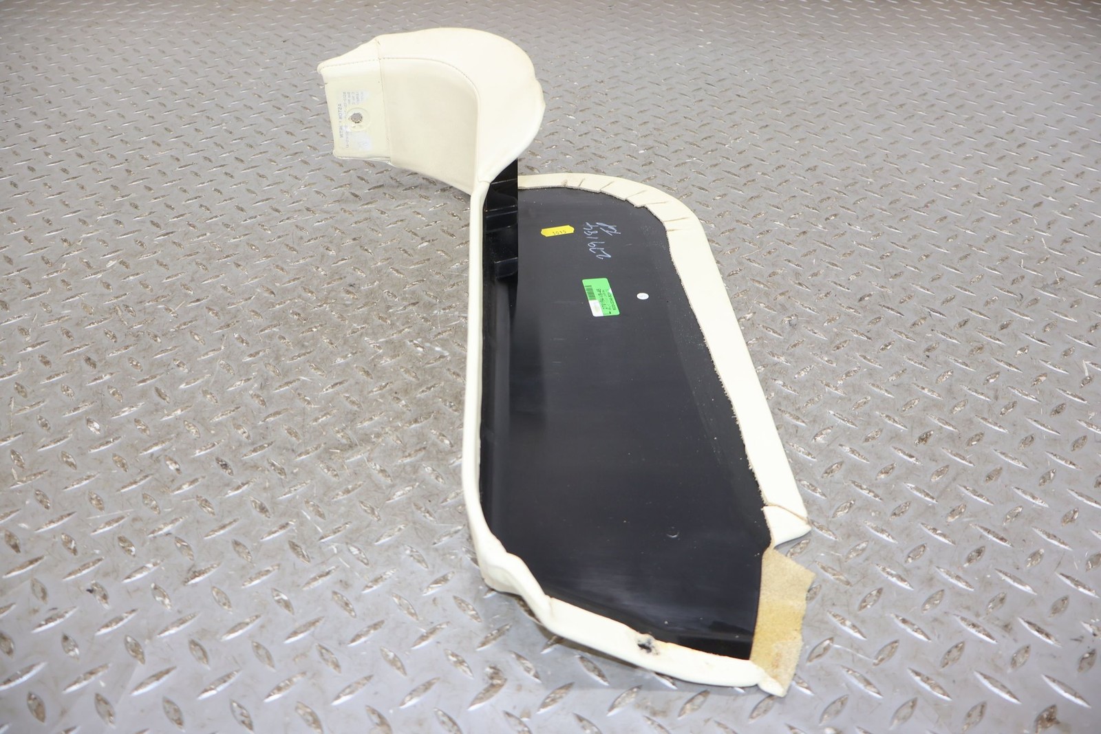 Aston Martin V8 Vantage Right Kick plate Cream P/N 6G3302348BCW